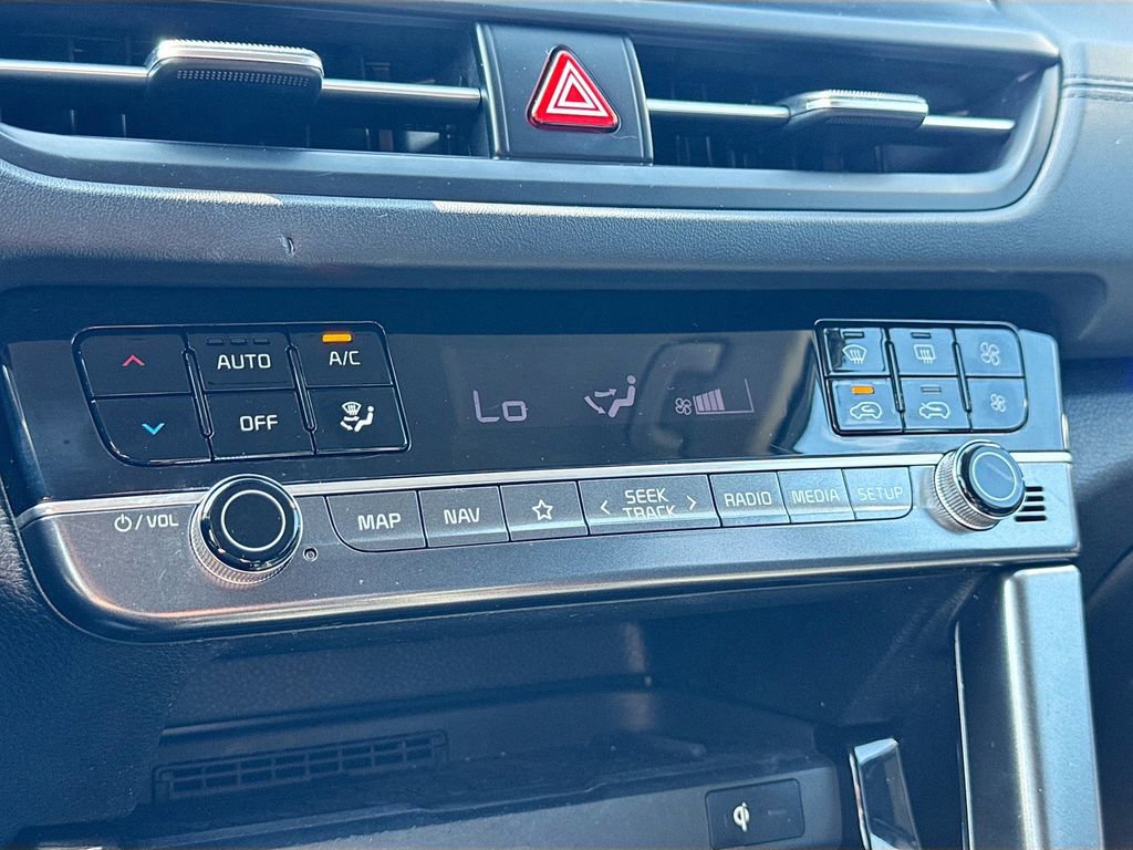 Certified 2024 Kia Seltos EX FWD image 19