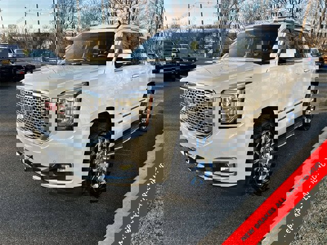 Used 2017 GMC Yukon Denali w/ Open Road Package image 4