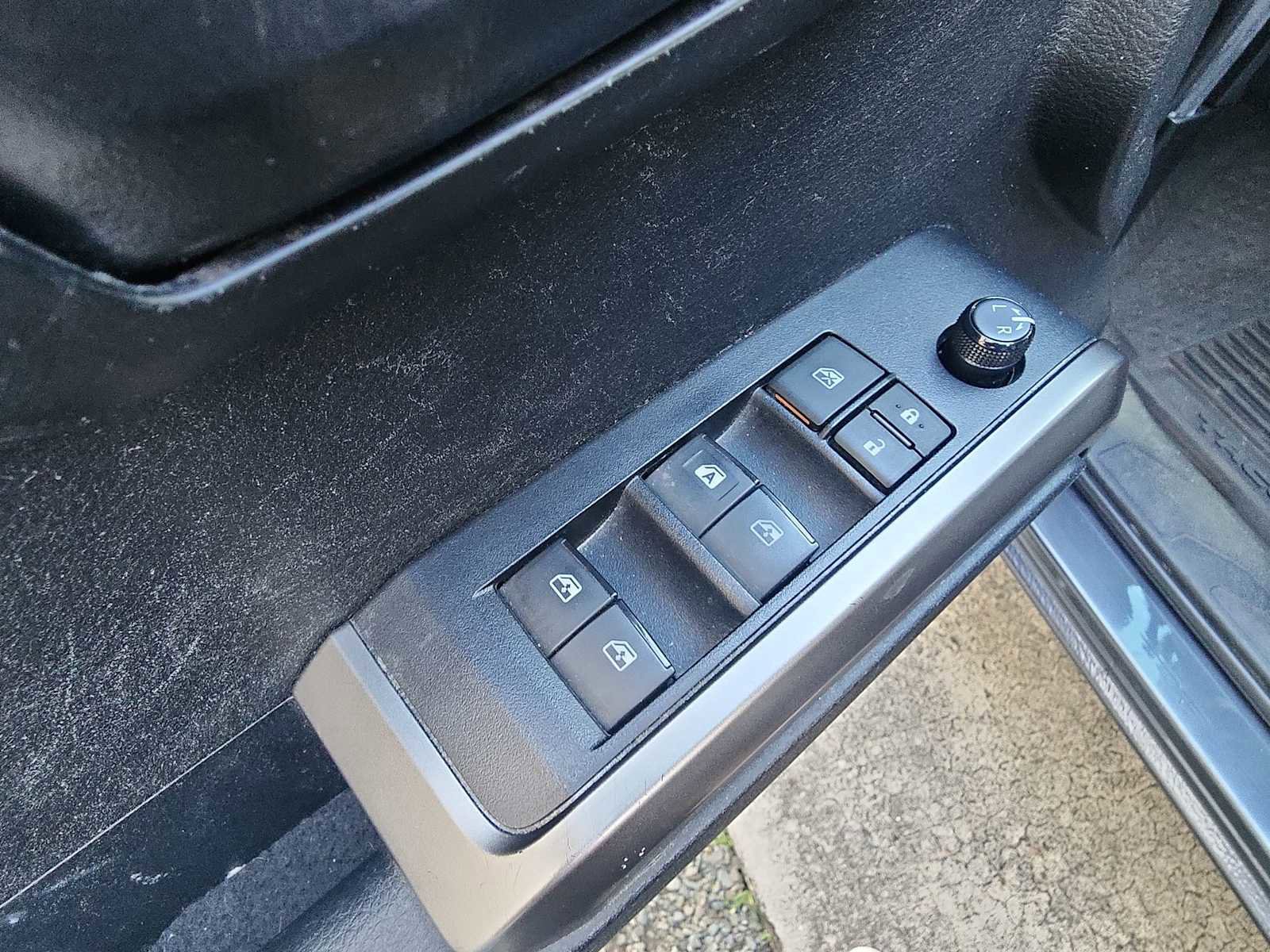 Used 2022 Toyota Tacoma SR5 image 15