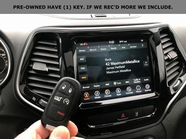 Used 2022 Jeep Cherokee Limited image 3