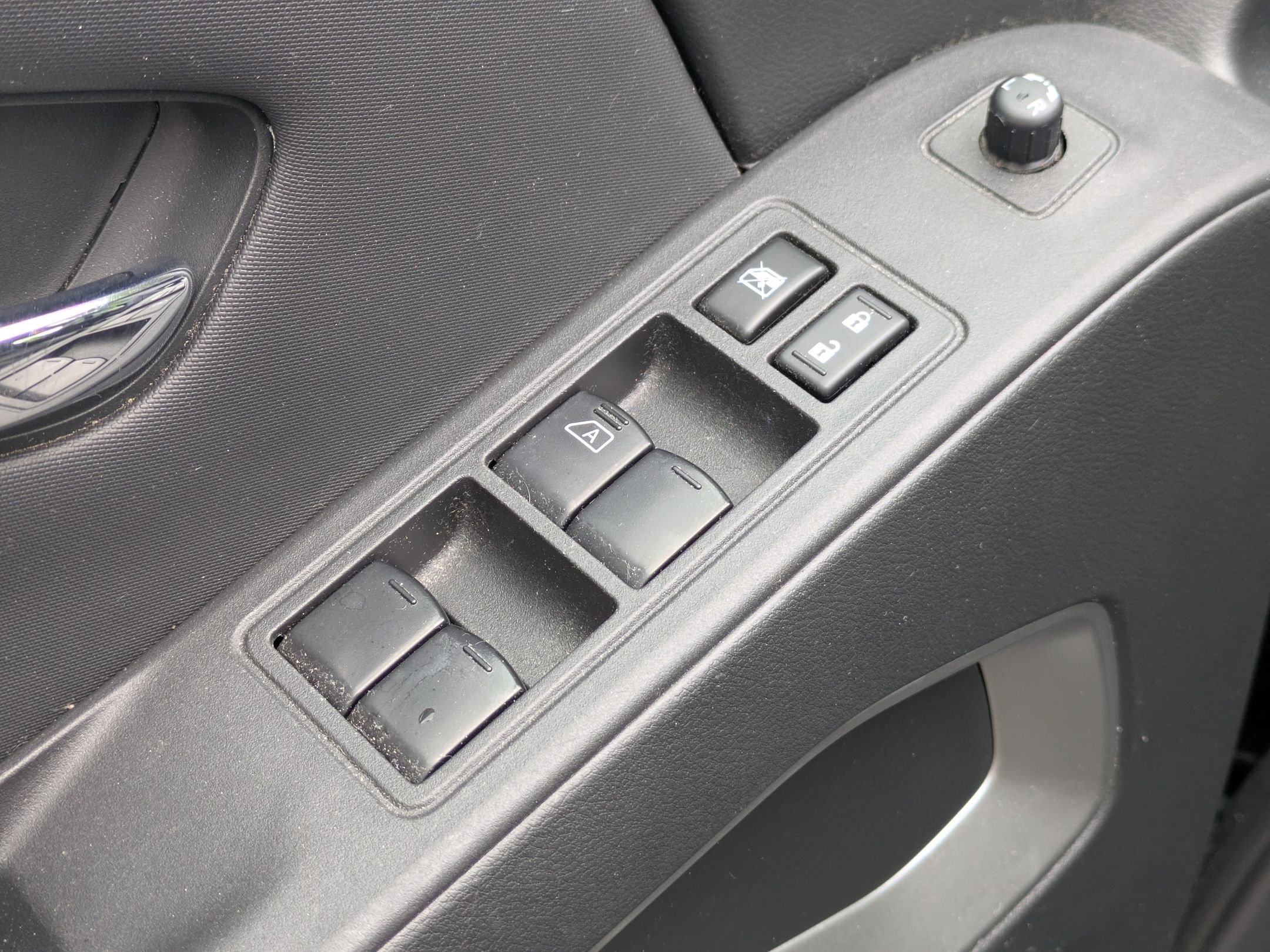 Used 2022 Nissan Frontier SV AWD/4WD image 11