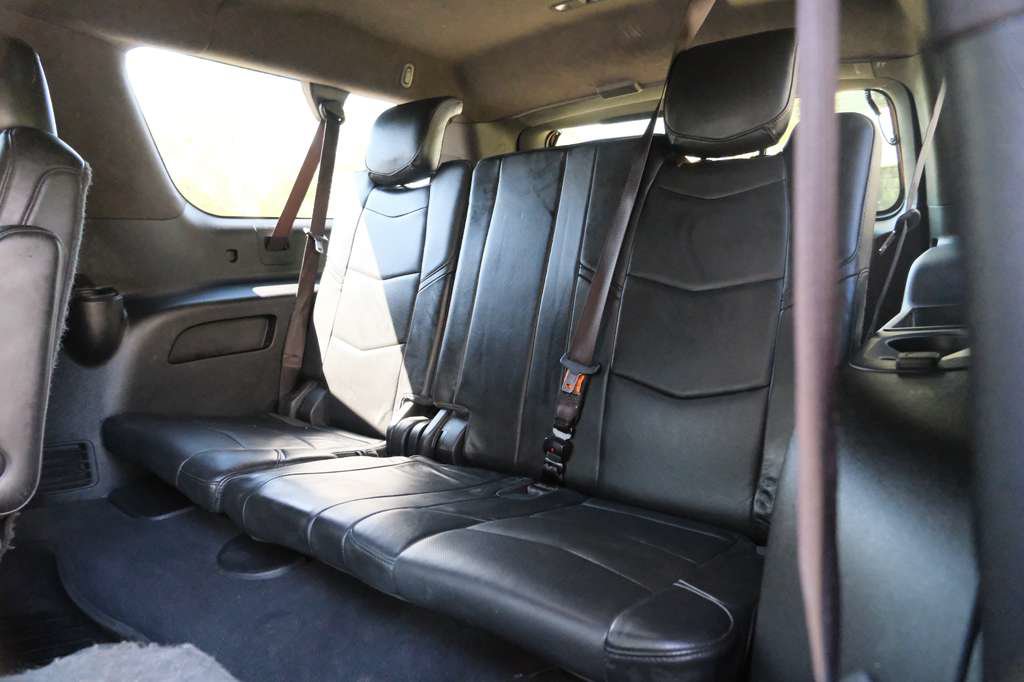 Used 2019 Cadillac Escalade ESV Platinum AWD/4WD image 25