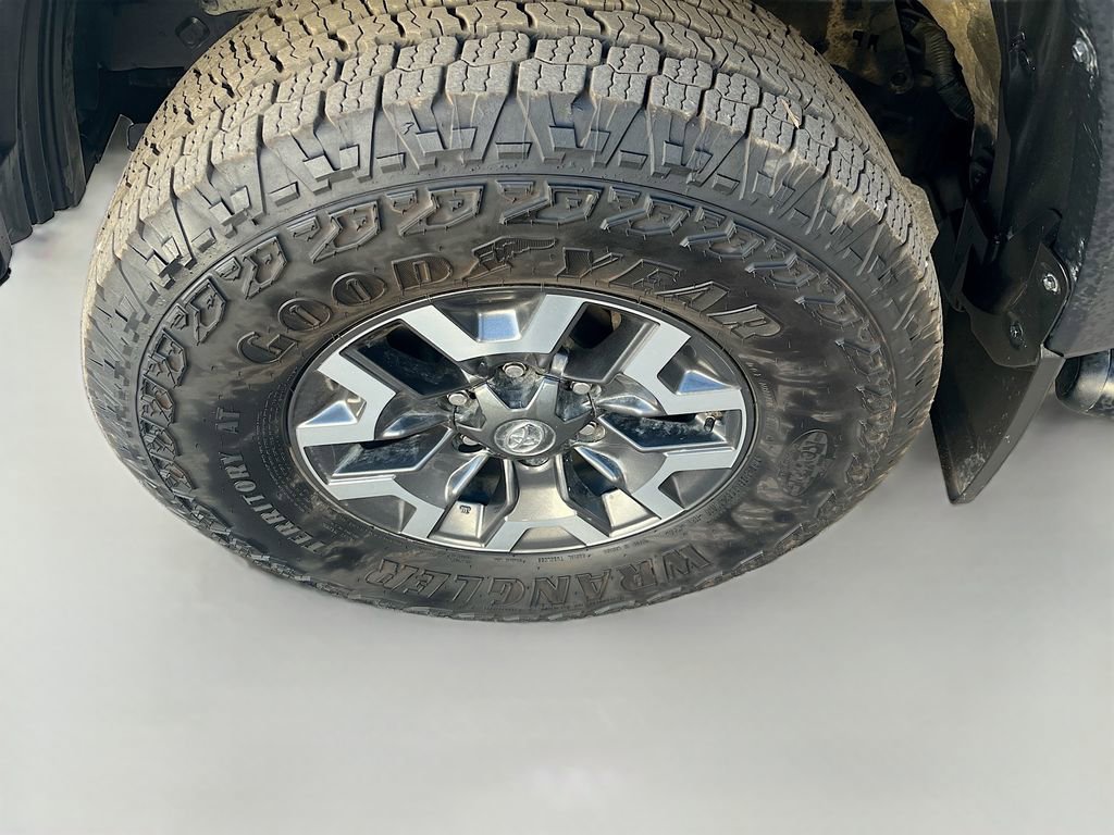 Used 2023 Toyota Tacoma TRD Off-Road w/ Black Out Package (TMS) AWD/4WD image 29