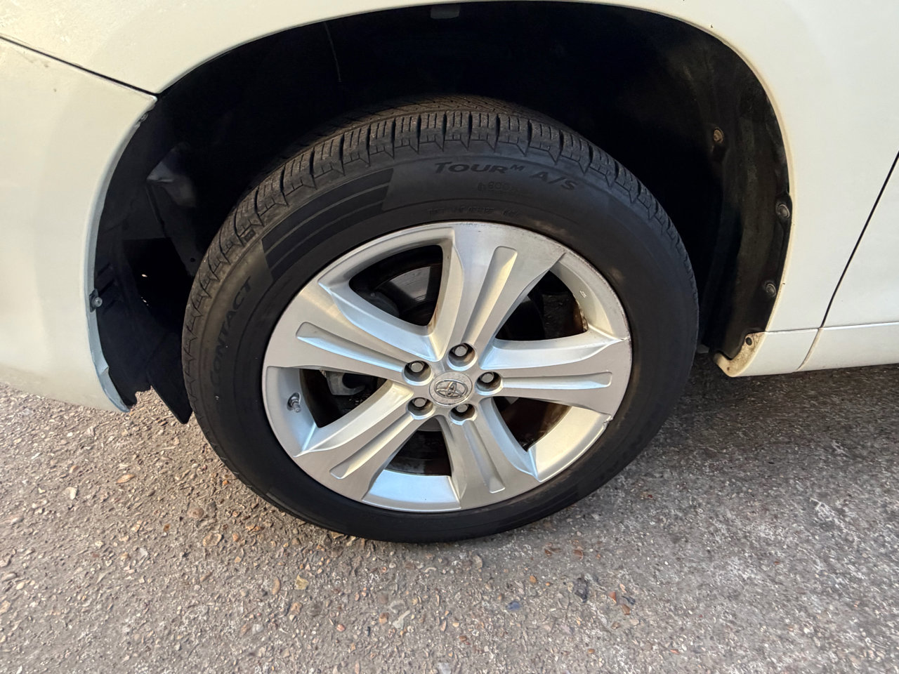 Used 2010 Toyota Highlander Limited image 12