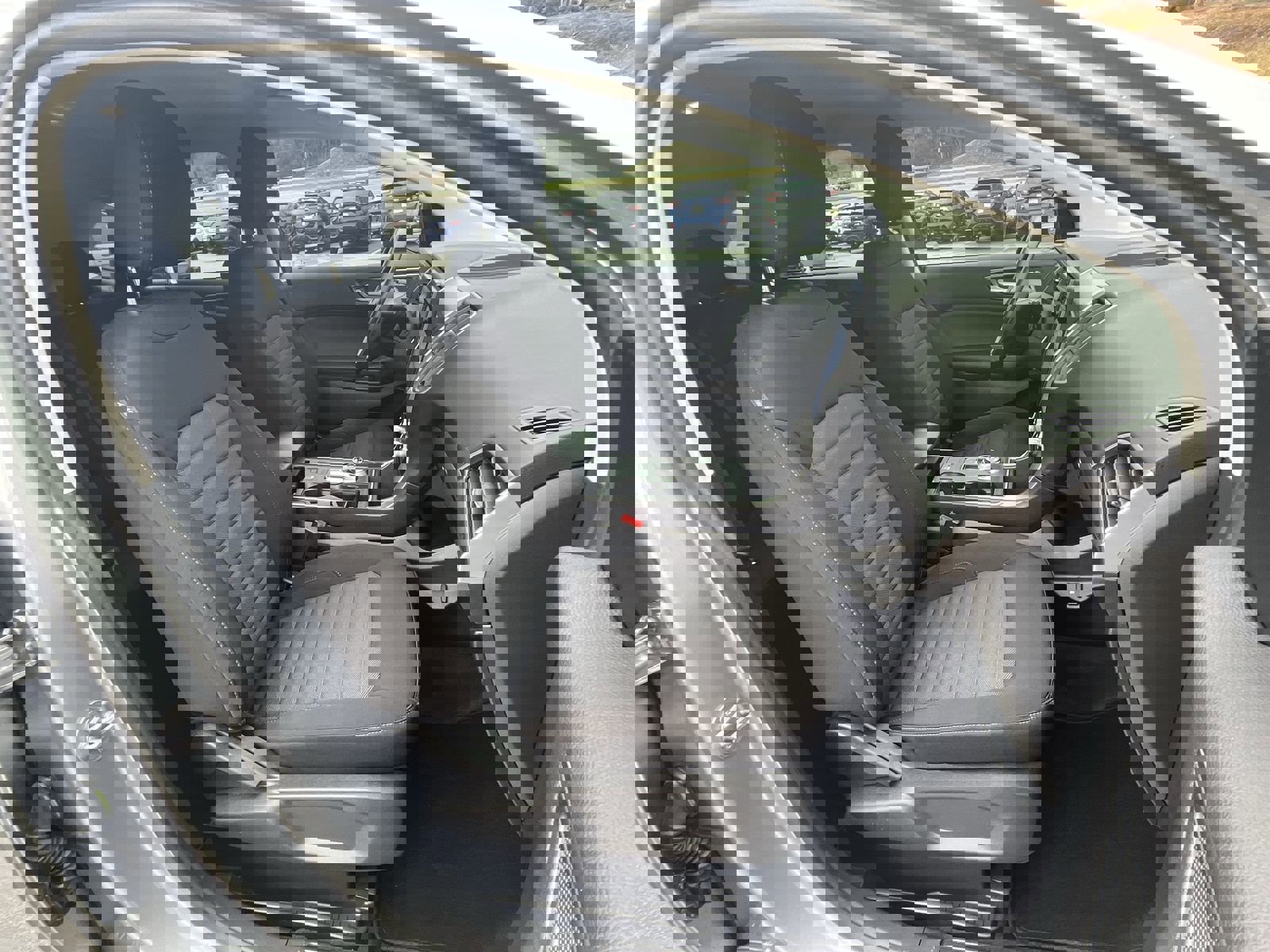 Used 2024 Ford Edge SE w/ Black Appearance Package image 27