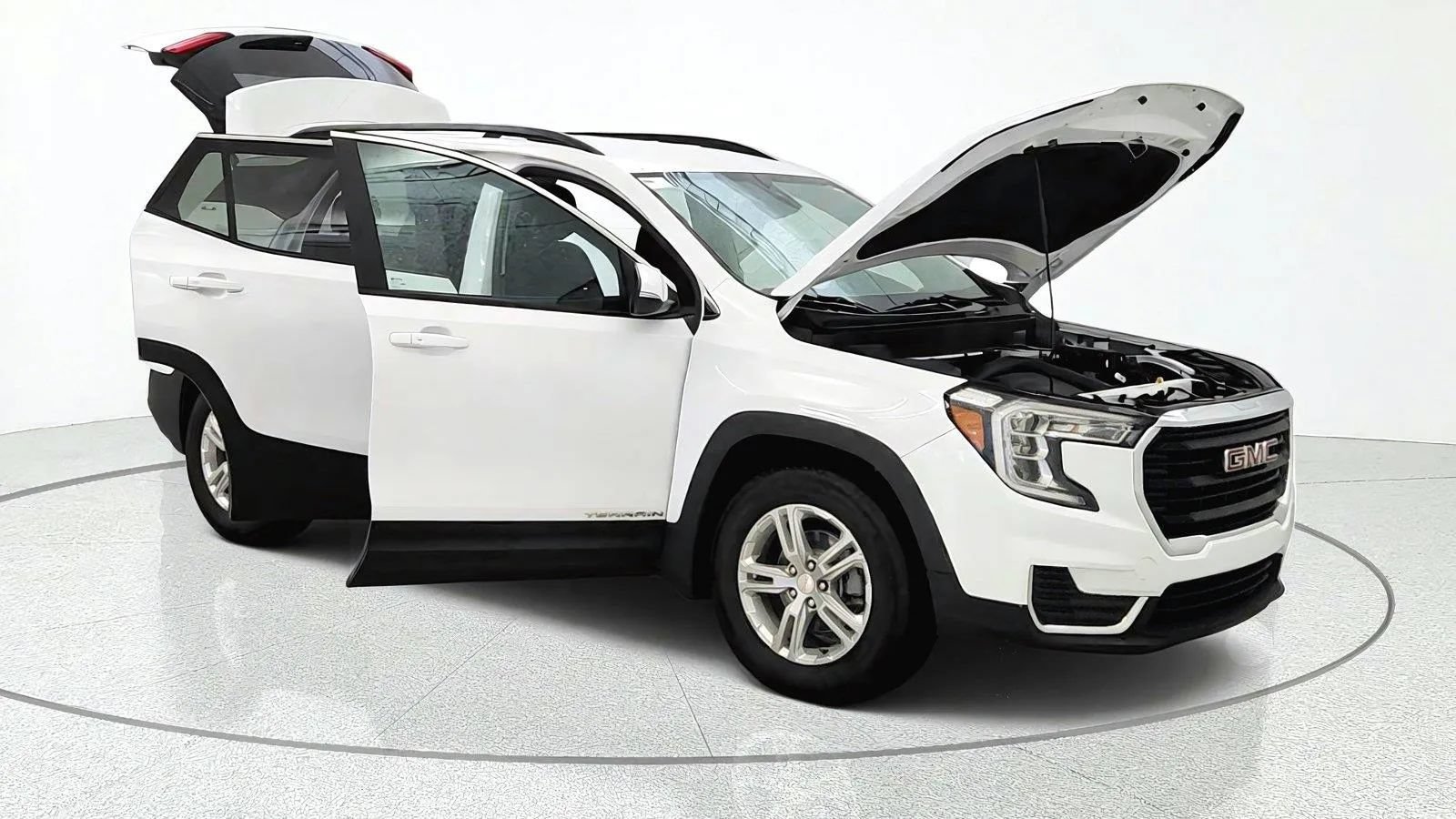 Used 2024 GMC Terrain SLE w/ Driver Convenience Package FWD image 11