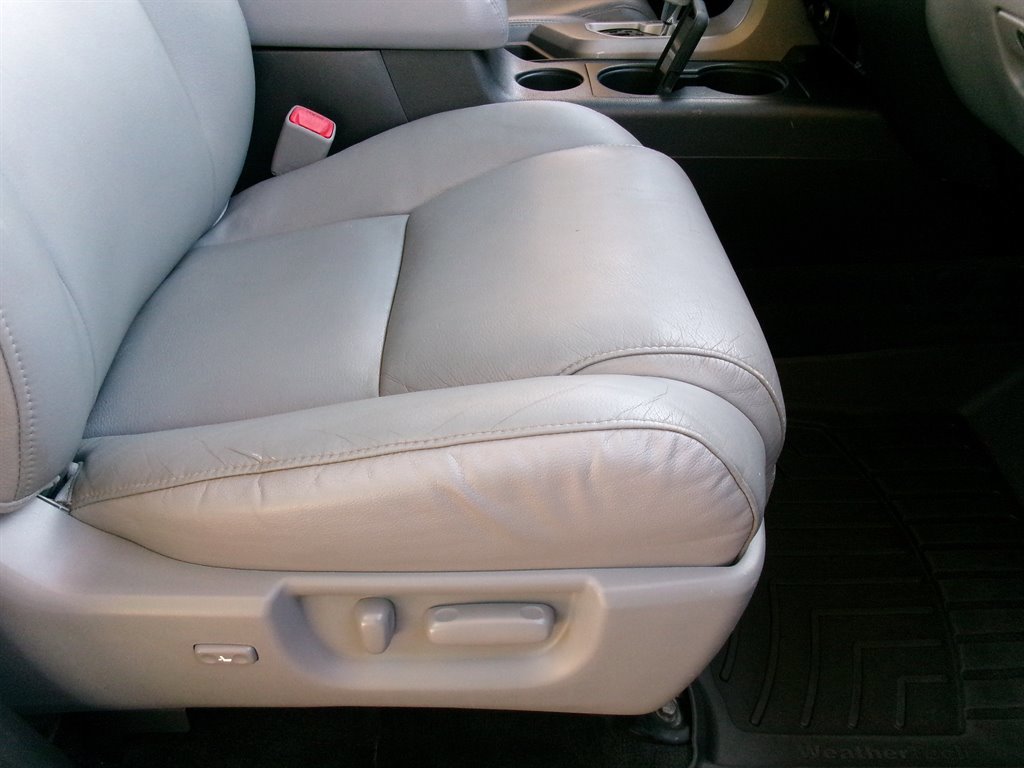 Used 2013 Toyota Sequoia Limited RWD image 17