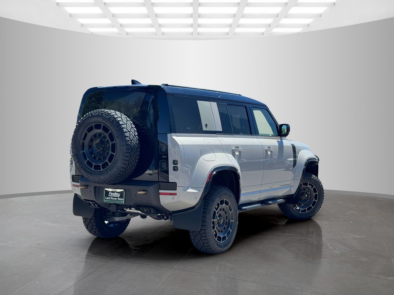 New 2026 Land Rover Defender 110 OCTA AWD/4WD image 5