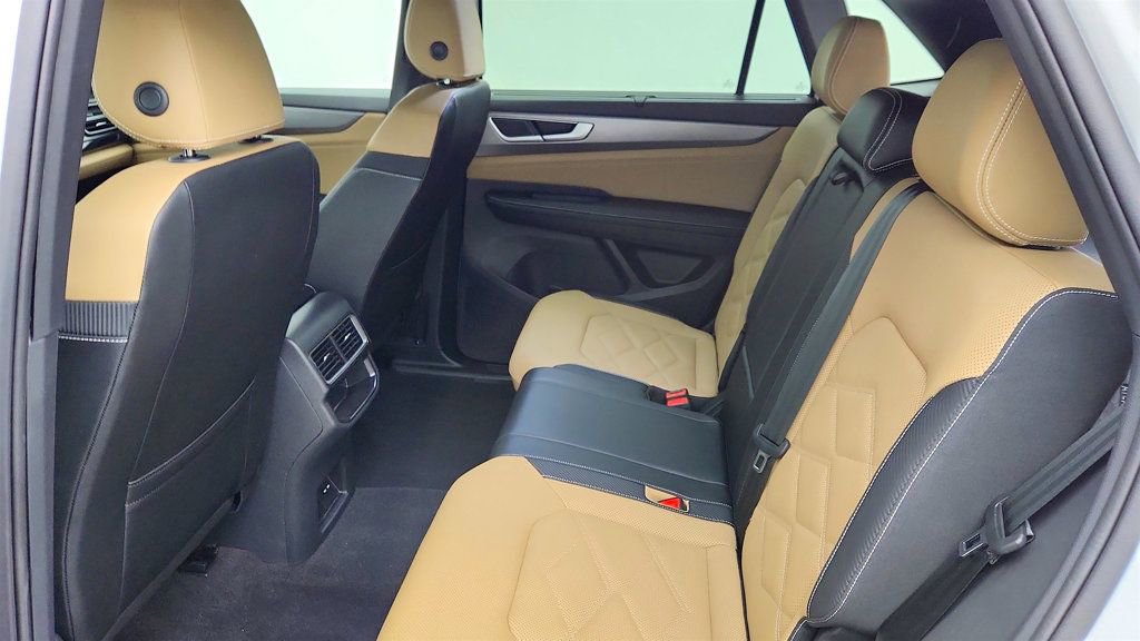 Used 2024 Volkswagen Atlas Cross Sport SE w/ Panoramic Sunroof Package image 21