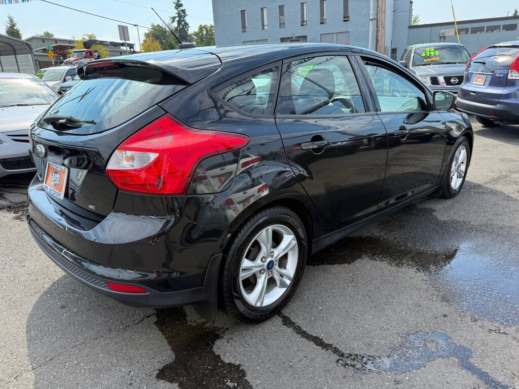 Used 2014 Ford Focus SE w/ SE Winter Package image 7