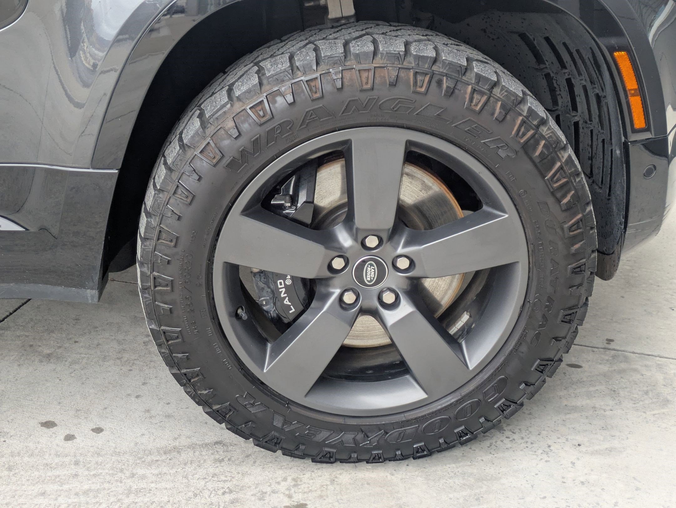 Certified 2023 Land Rover Defender 110 image 32