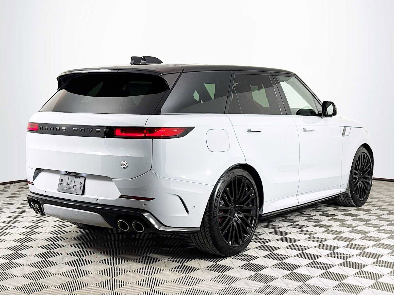 New 2026 Land Rover Range Rover Sport SV image 5