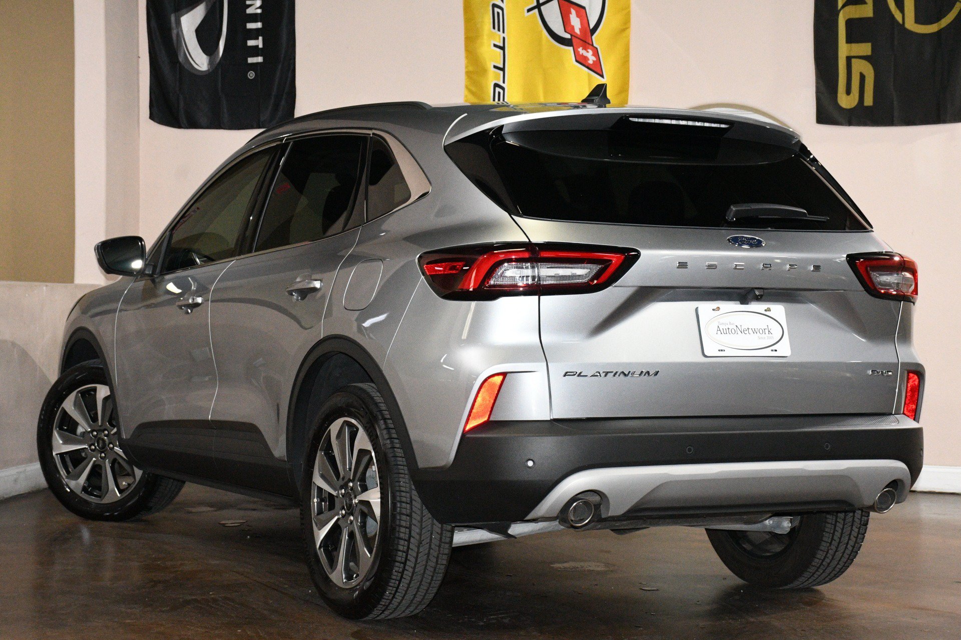 Used 2024 Ford Escape Platinum AWD/4WD image 6