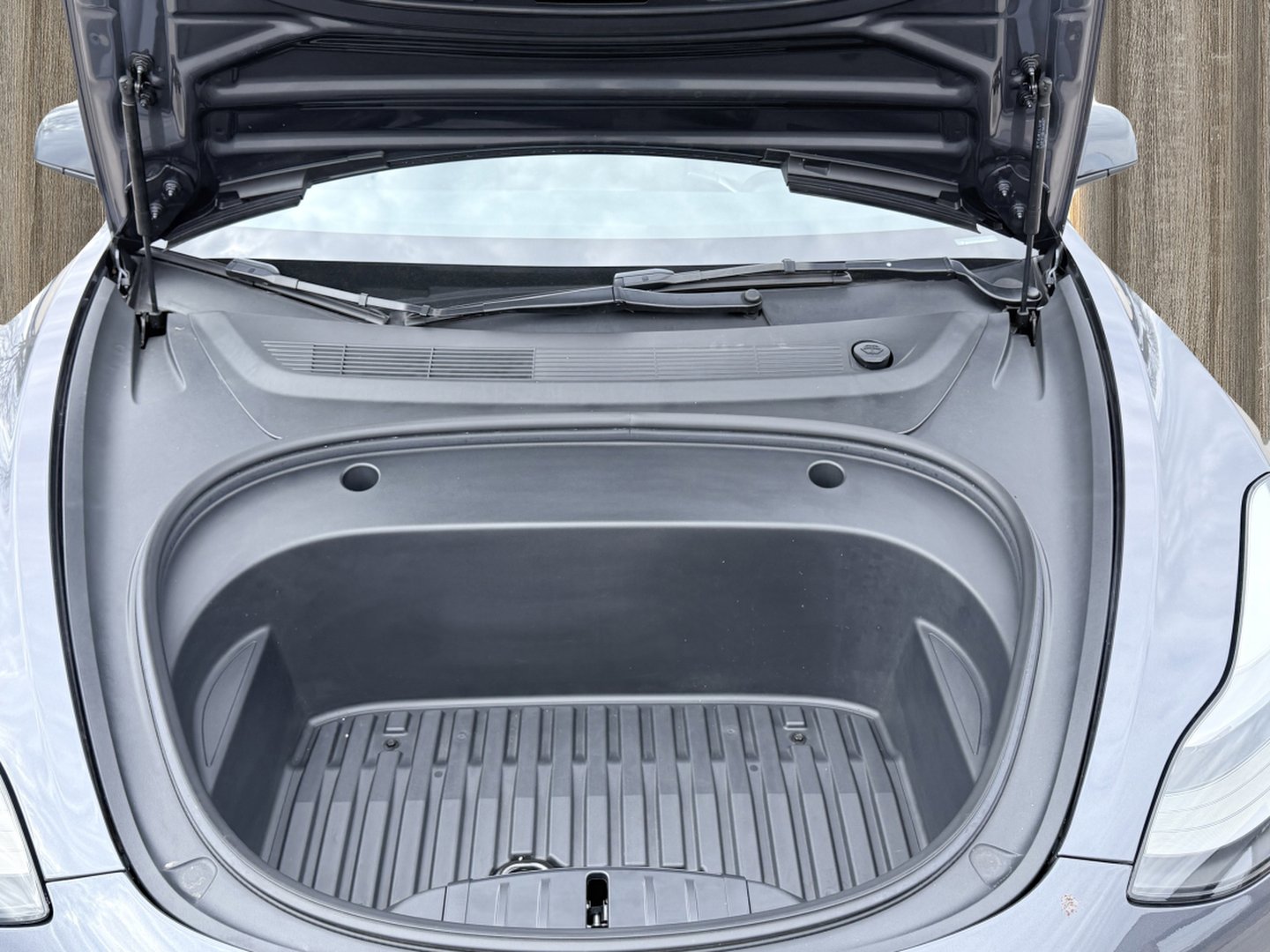 Used 2023 Tesla Model 3 Standard Range image 18