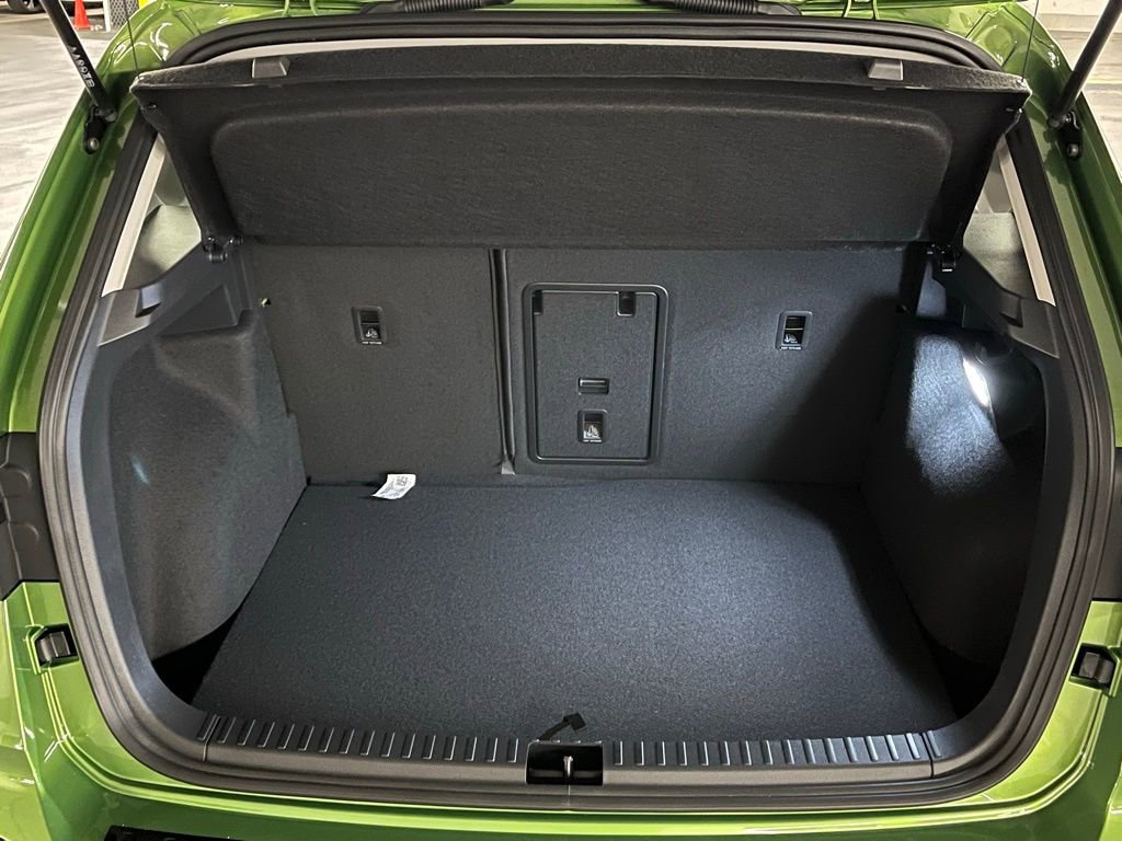 New 2025 Volkswagen Taos SEL image 37