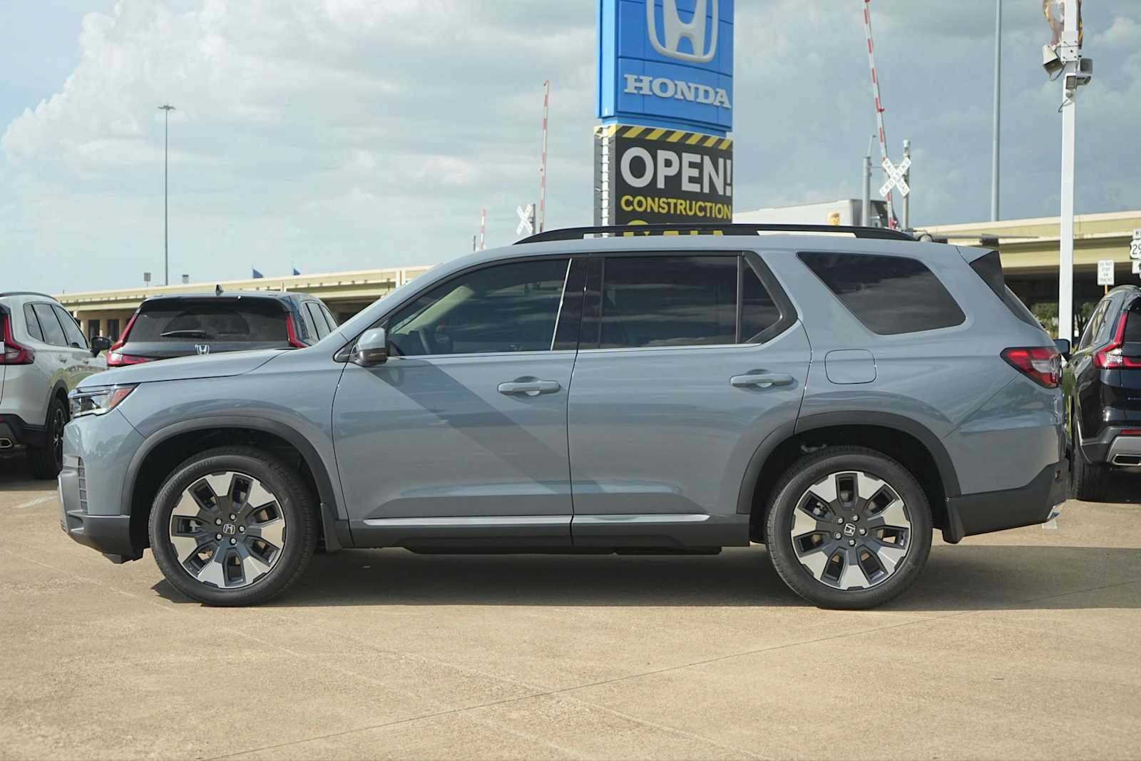 New 2026 Honda Pilot Touring image 3