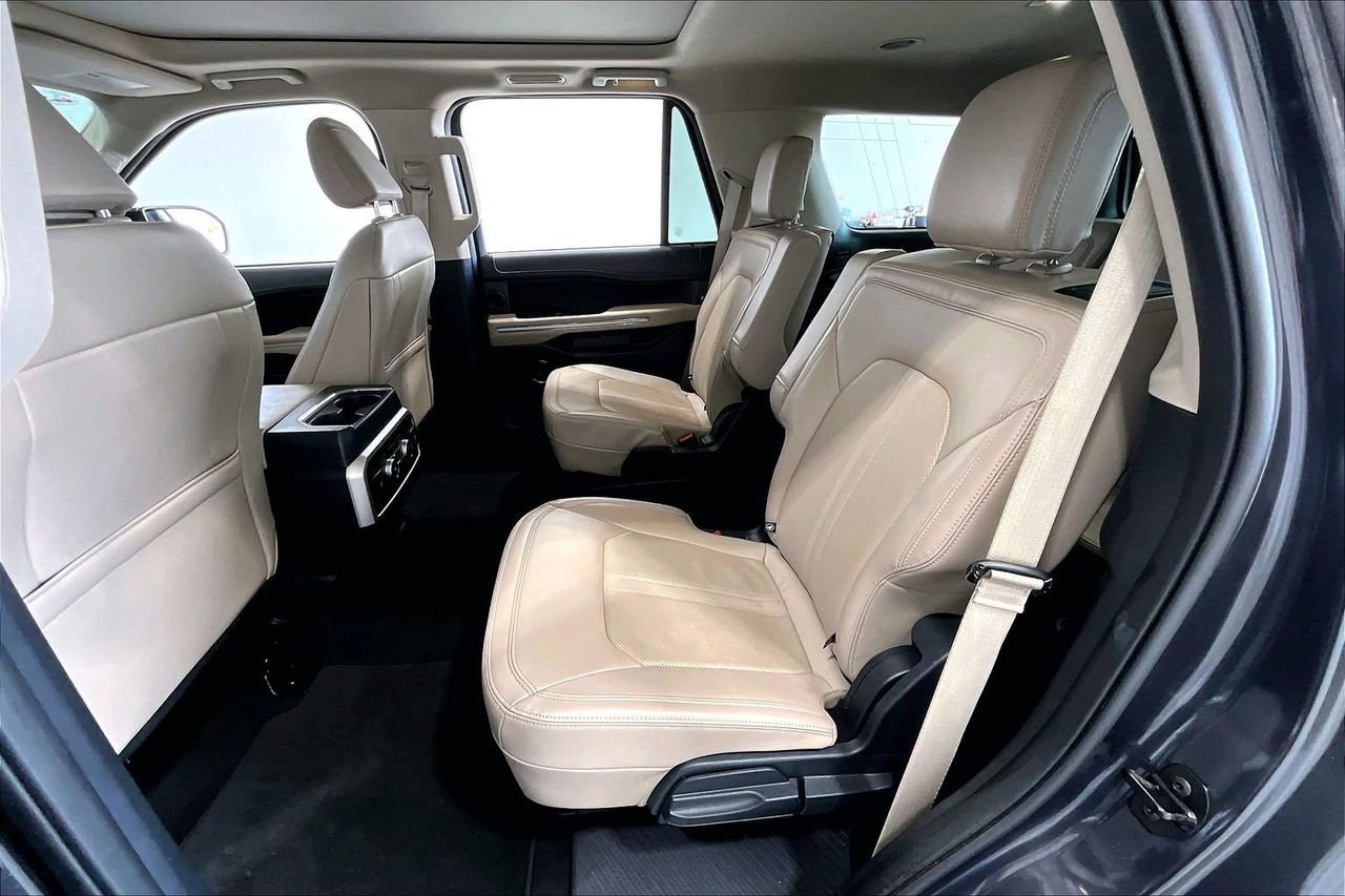 Used 2024 Ford Expedition Limited image 19