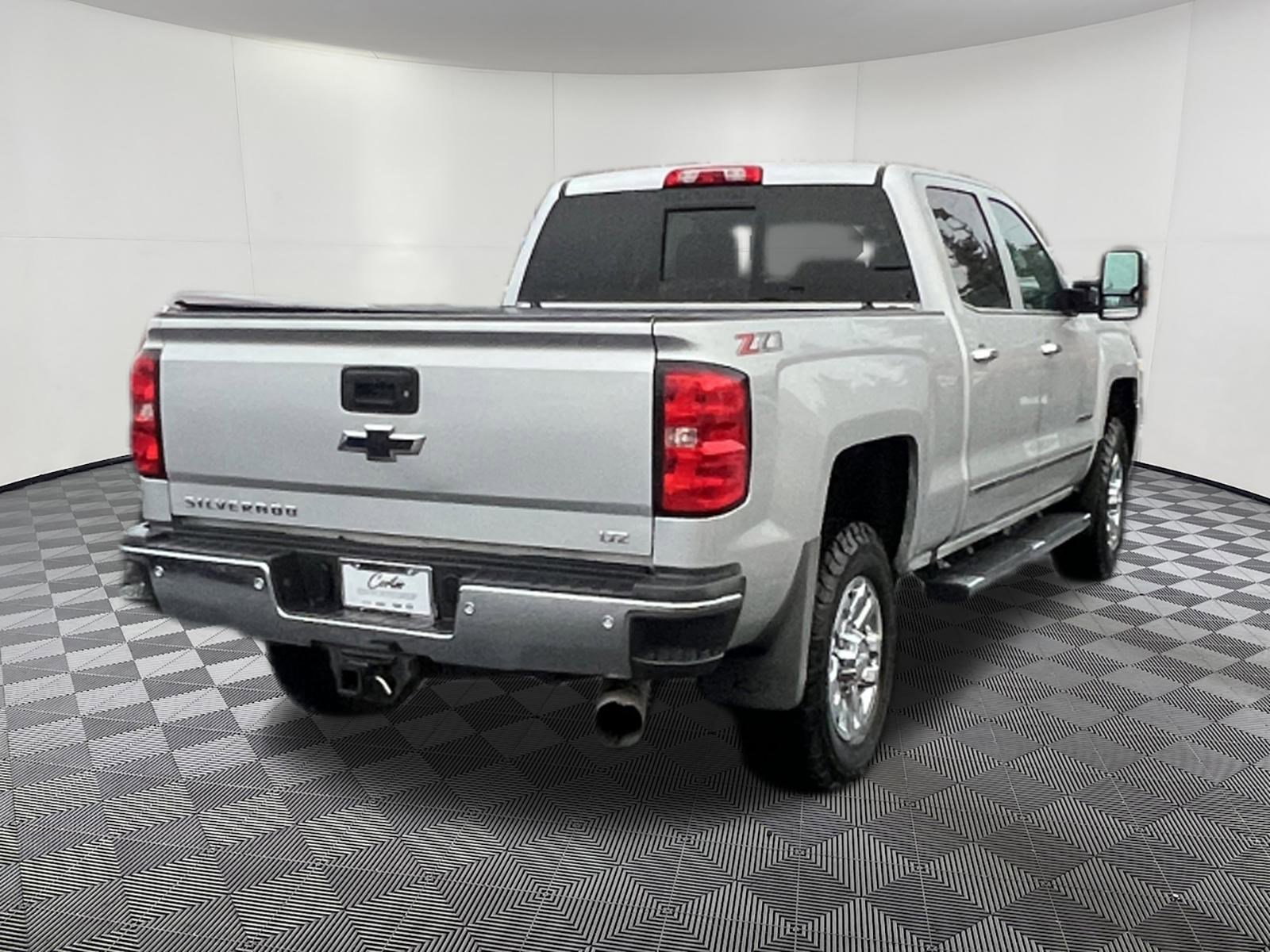 Used 2018 Chevrolet Silverado 3500 LTZ image 6