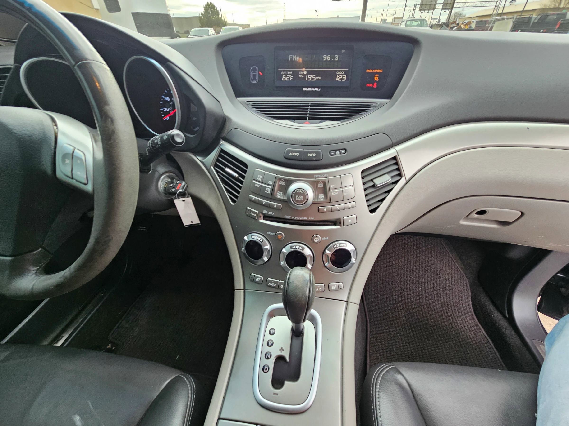 Used 2009 Subaru Tribeca Special Edition image 16