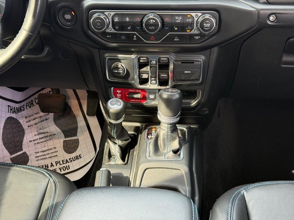 Used 2023 Jeep Wrangler Unlimited Rubicon 4xe w/ Cold Weather Group AWD/4WD image 9