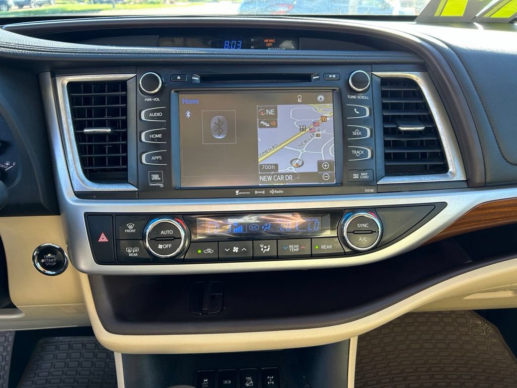 Used 2017 Toyota Highlander Limited Platinum AWD/4WD image 17
