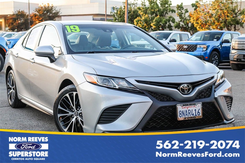 Used 2019 Toyota Camry SE