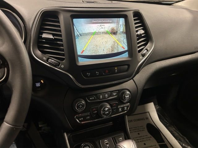 Used 2023 Jeep Cherokee Altitude Lux AWD/4WD image 18