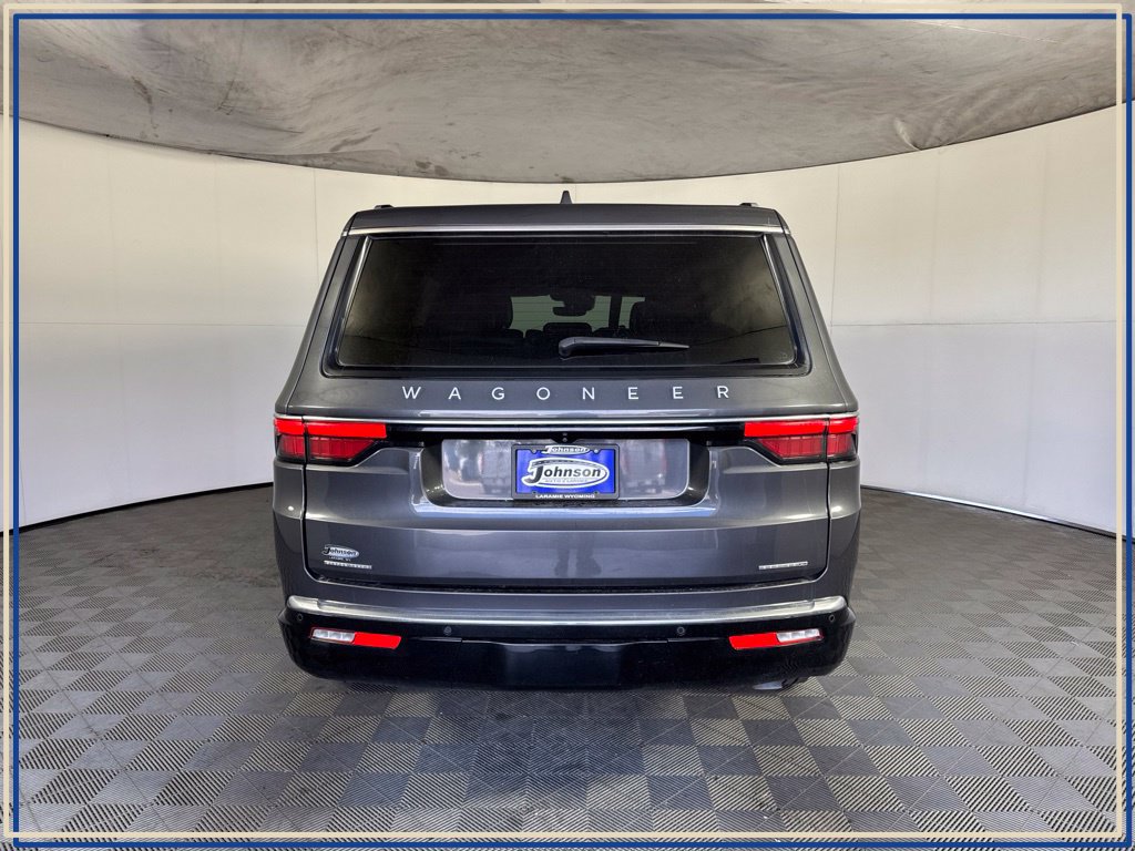 Used 2022 Jeep Wagoneer Series III AWD/4WD image 10