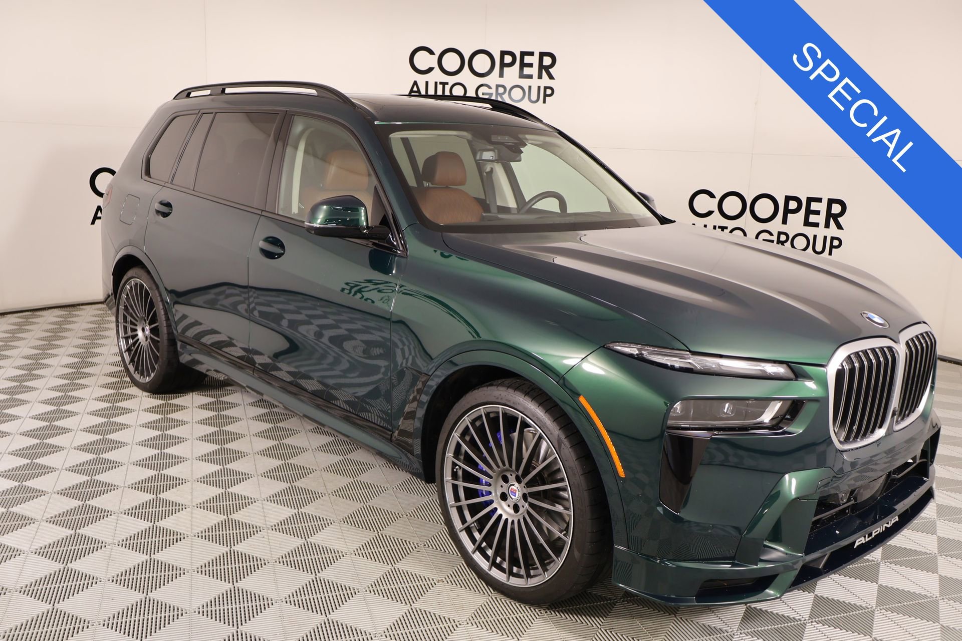 Used 2025 BMW ALPINA XB7 image 1