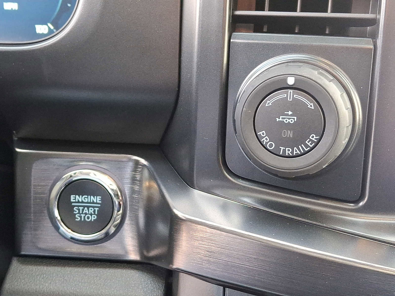 New 2026 Ford F350 Lariat w/ Black Appearance Package image 21