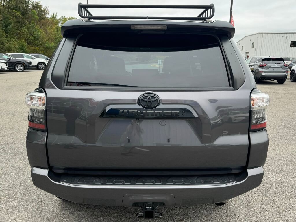 Used 2021 Toyota 4Runner Venture w/ Moonroof Package image 6