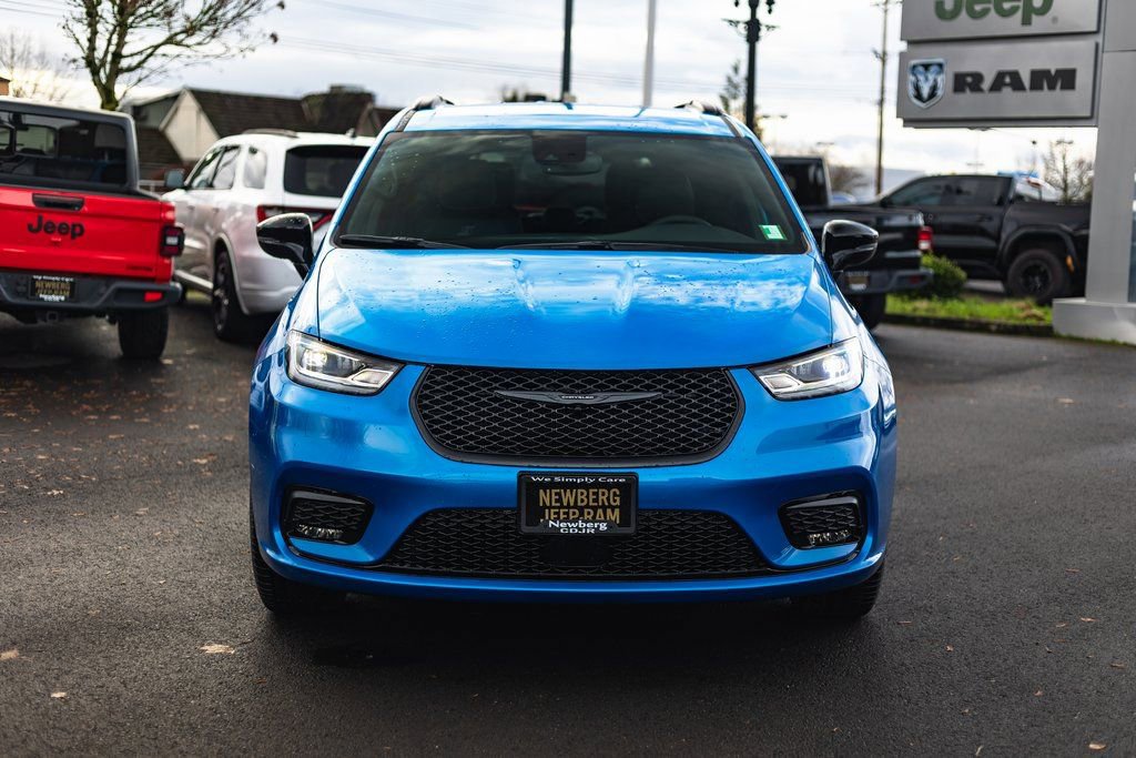 New 2026 Chrysler Pacifica Select w/ S Appearance Package image 5