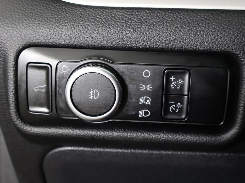 Used 2024 Ford Explorer XLT w/ Equipment Group 202A AWD/4WD image 42