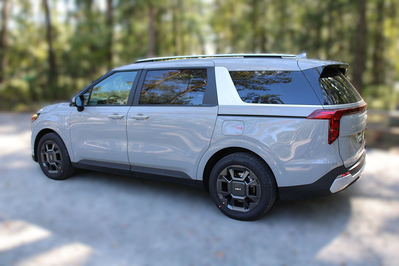 New 2026 Kia Carnival EX image 9