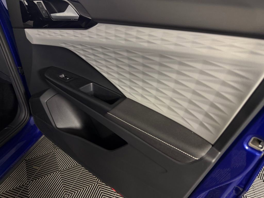 Used 2024 Volkswagen Taos S image 31