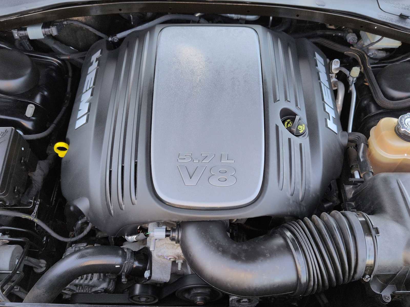 Used 2018 Dodge Charger R/T w/ Plus Group RWD image 15
