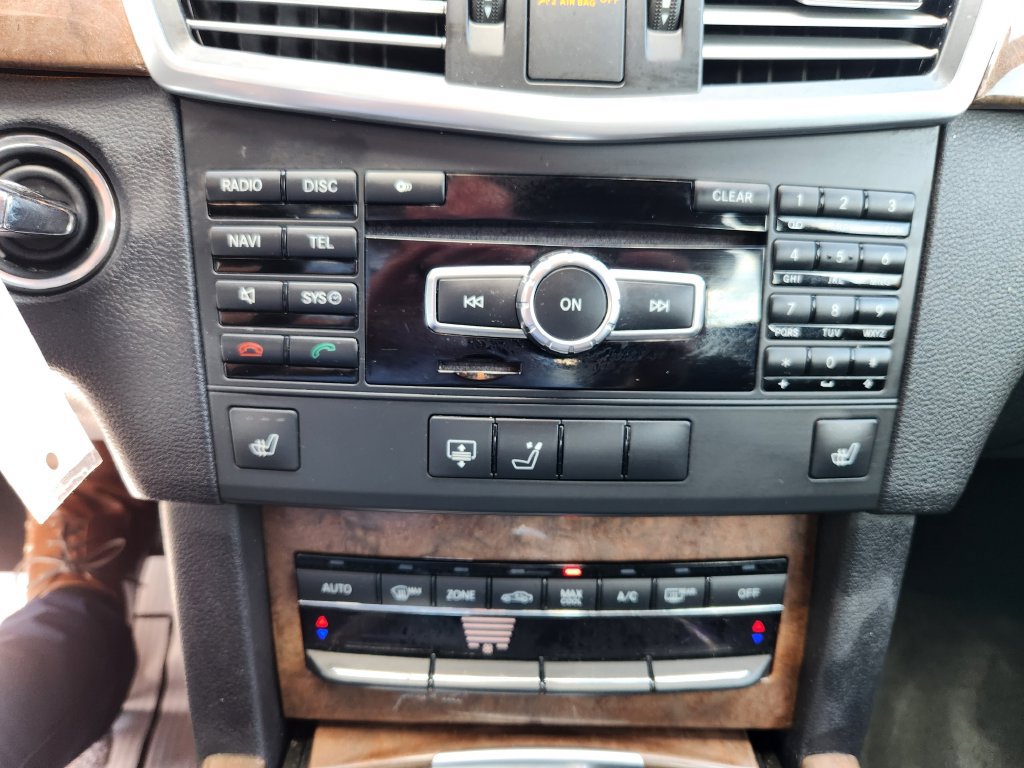 Used 2013 Mercedes-Benz E 350 4MATIC Sedan image 59
