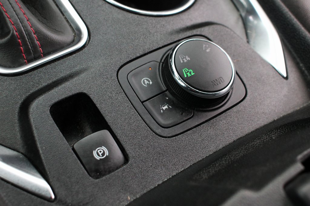 Used 2023 Chevrolet Traverse RS image 38