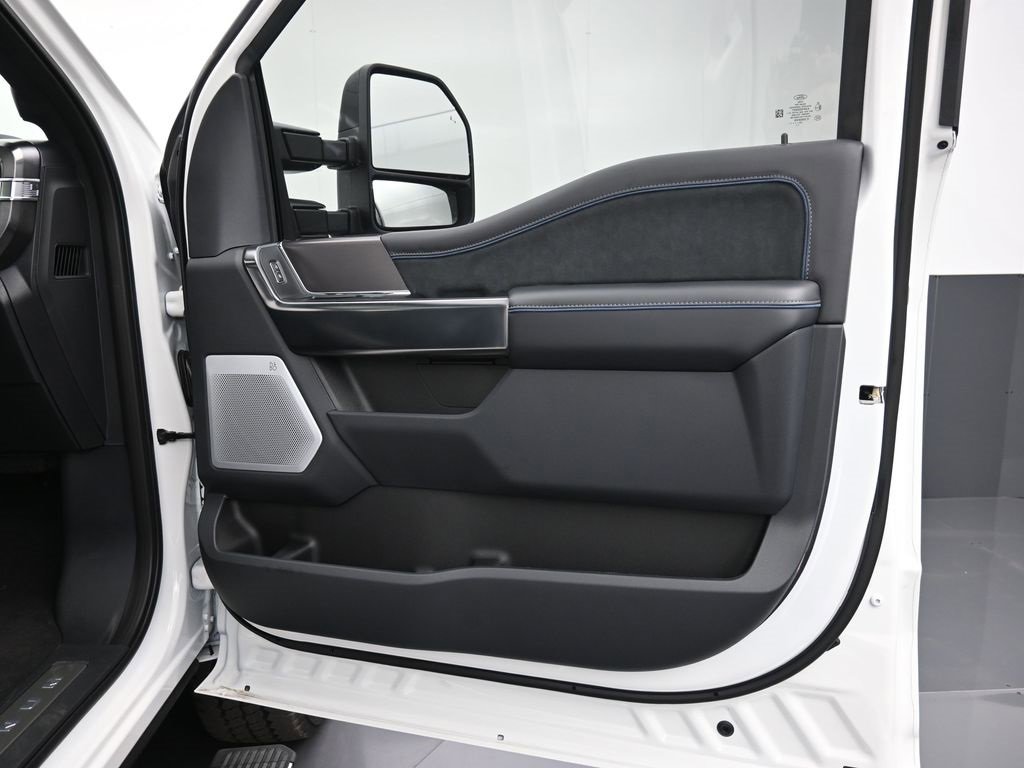 New 2026 Ford F250 Platinum image 19