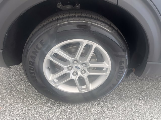 Used 2025 Ford Explorer Active AWD/4WD image 43