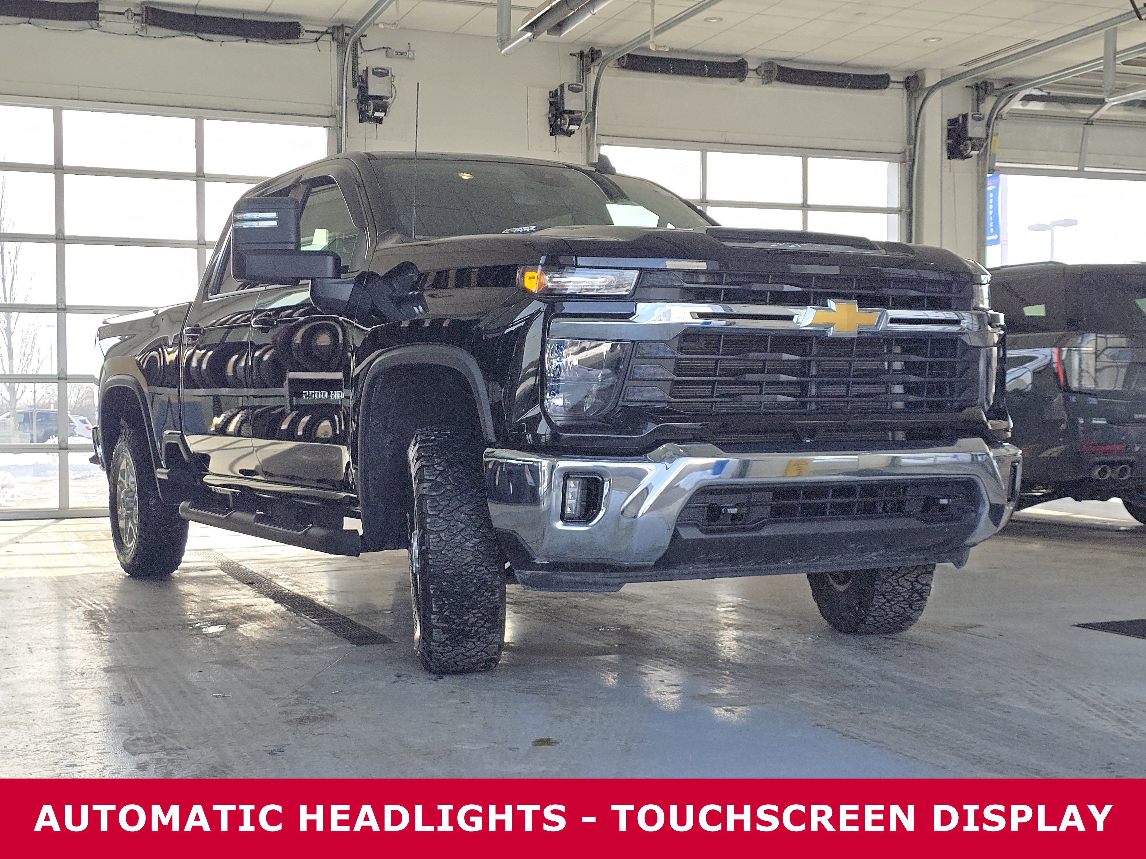 Used 2024 Chevrolet Silverado 2500 LT w/ Convenience Package image 3