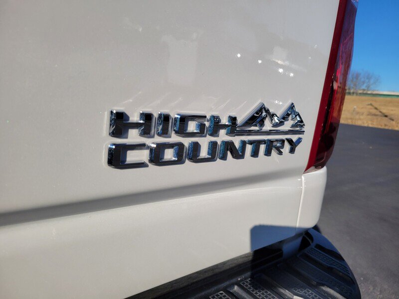 Used 2024 Chevrolet Silverado 2500 High Country w/ Z71 Off-Road Package image 10