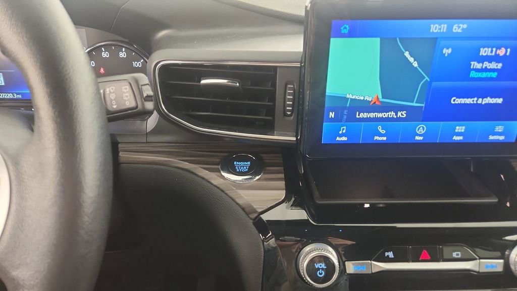 Used 2022 Ford Explorer Limited w/ Equipment Group 301A image 23