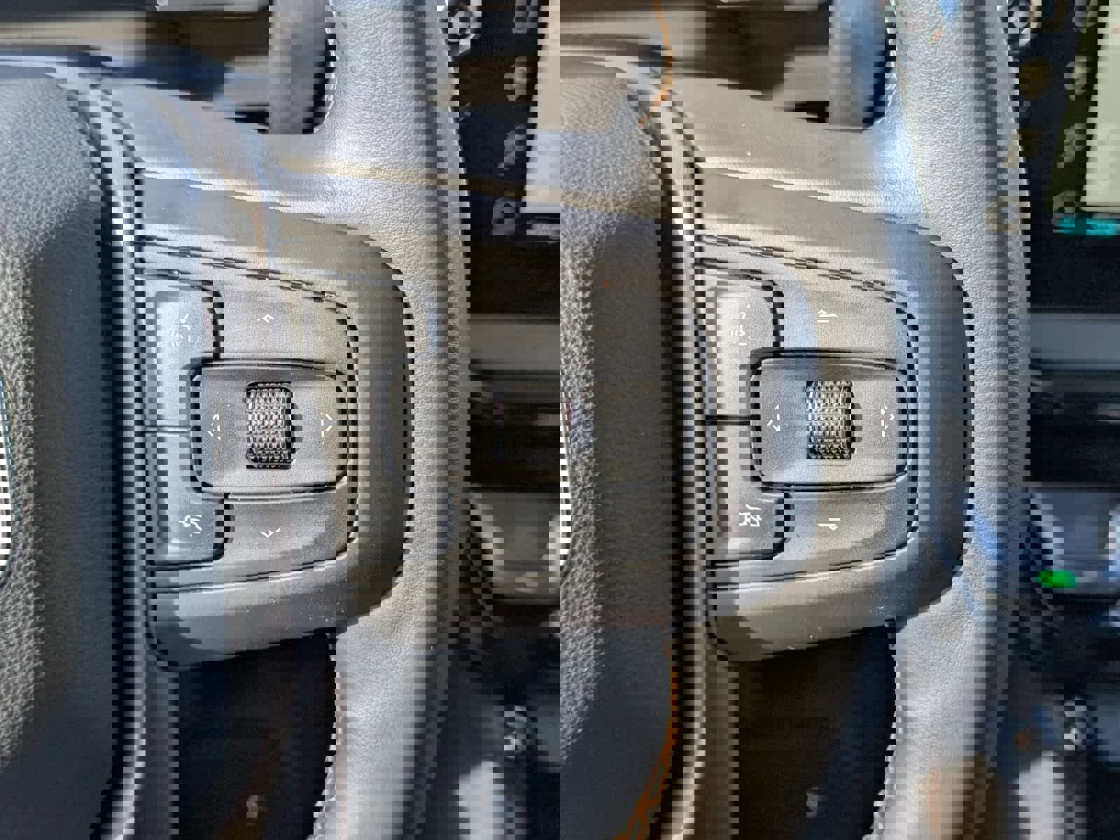 Used 2025 GMC Sierra 2500 AT4 image 24