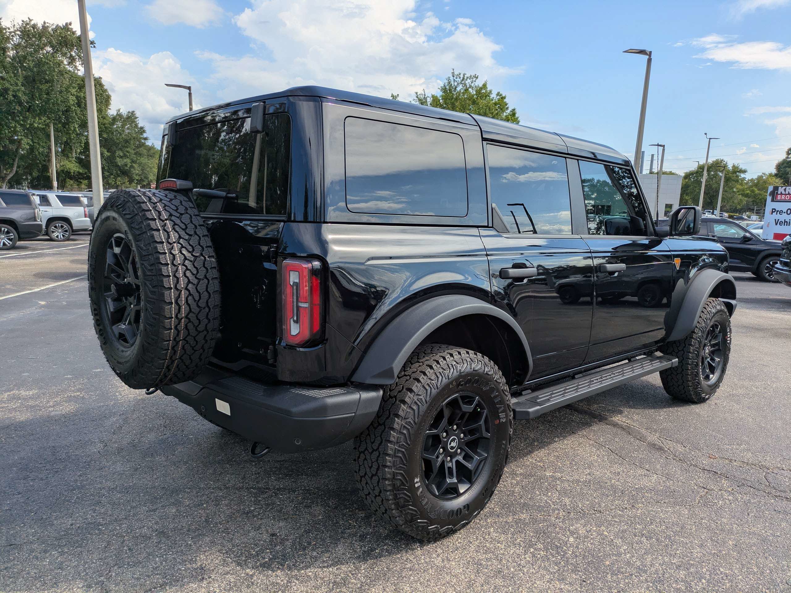 Used 2026 Ford Bronco Badlands AWD/4WD image 4