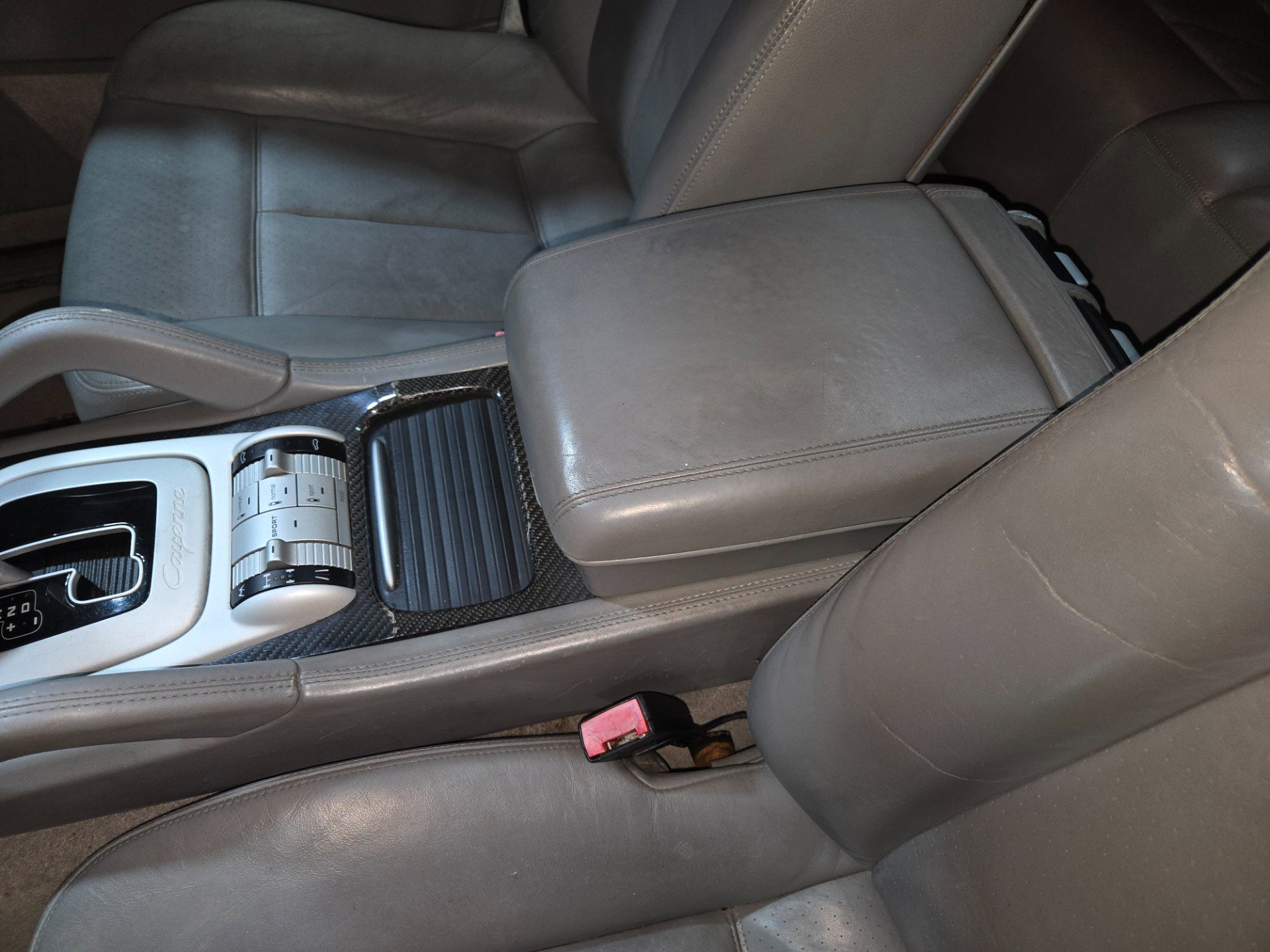 Used 2008 Porsche Cayenne Turbo AWD/4WD image 71
