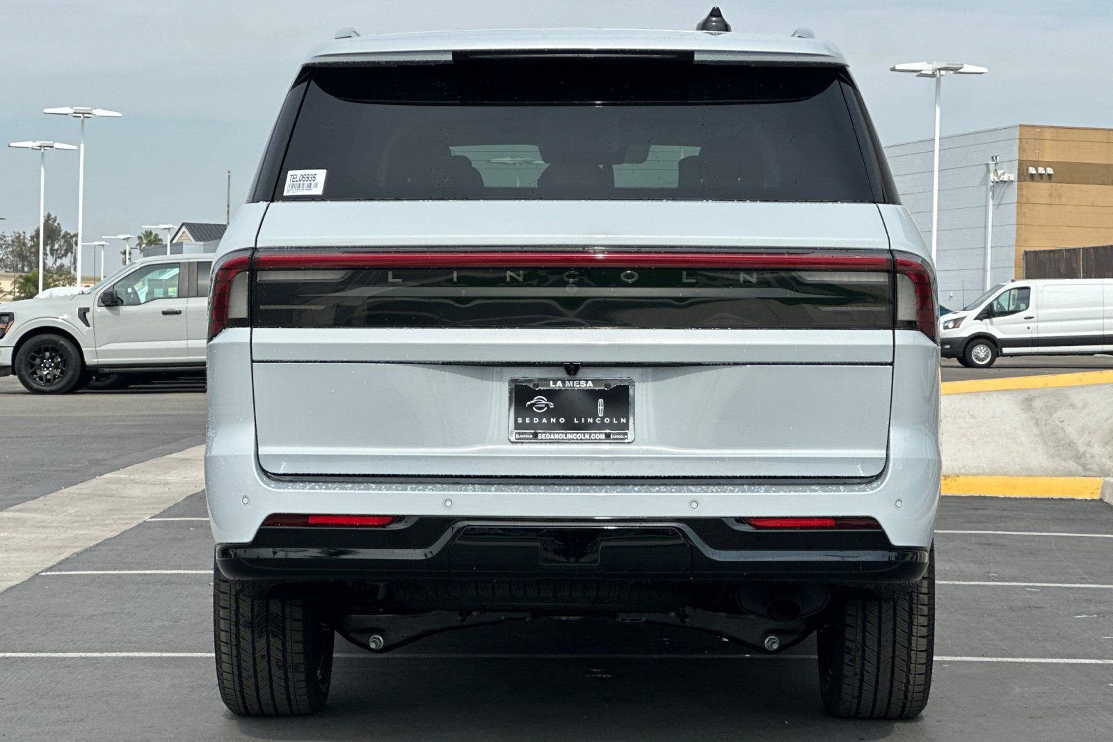 New 2026 Lincoln Navigator Premiere image 4