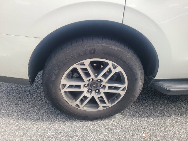 Used 2025 Ford Expedition Active RWD image 24