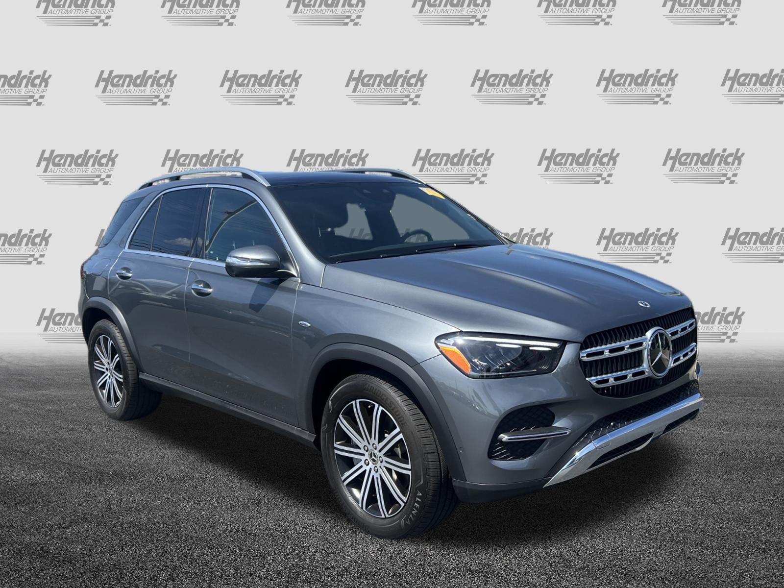 Certified 2025 Mercedes-Benz GLE 450e 4MATIC w/ Driver Assistance Package image 2