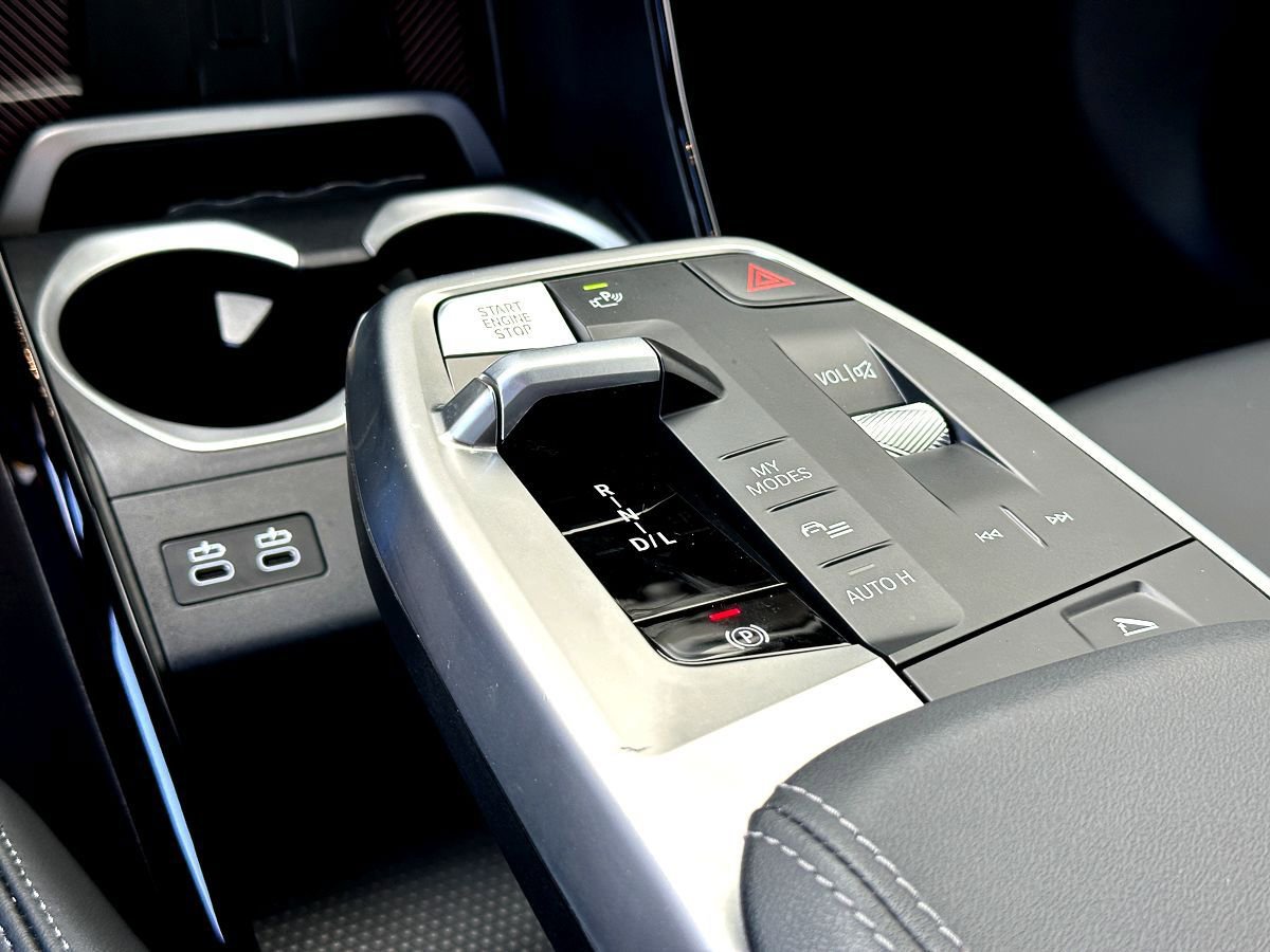 Certified 2025 BMW X2 xDrive28i image 17